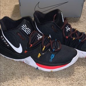 Kyrie 5 black Nike sneakers